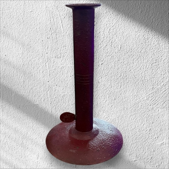 19TH C. PAINTED HOG SCRAPER CANDLESTICK With Side Push Up - Picture 3 of 5